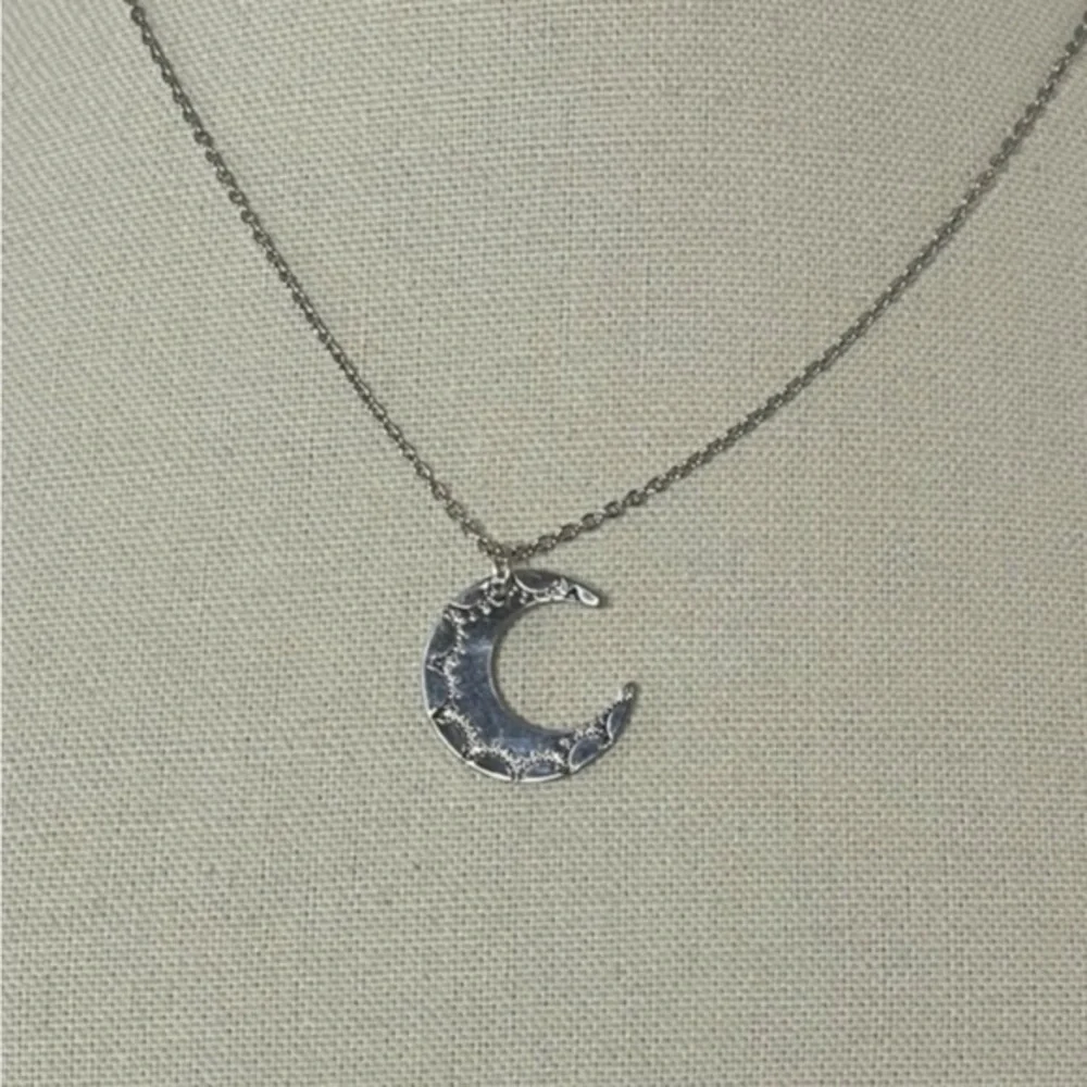 Handmade‎ stamped sun crescent moon pendant stainless steel 18 in chain necklace - Picture 4 of 9